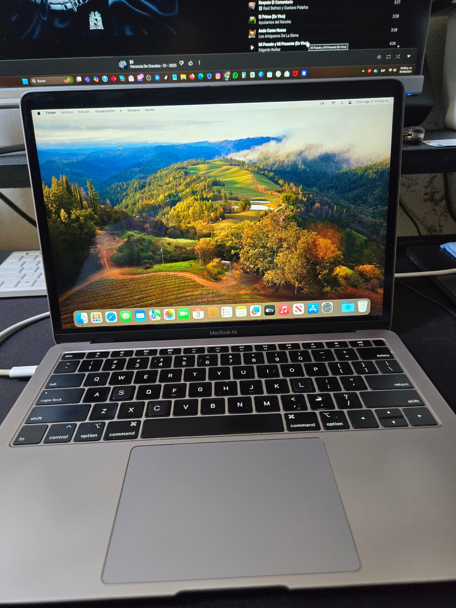 iPhone  MacBooks iPads