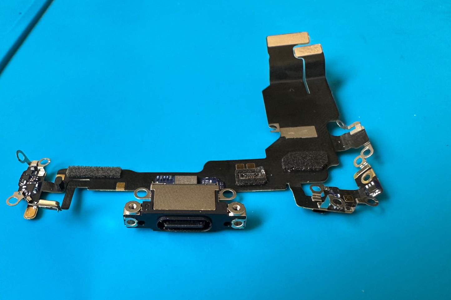 iPhone 15 Charging Flex – Original OEM, Used Like New, Color Variants