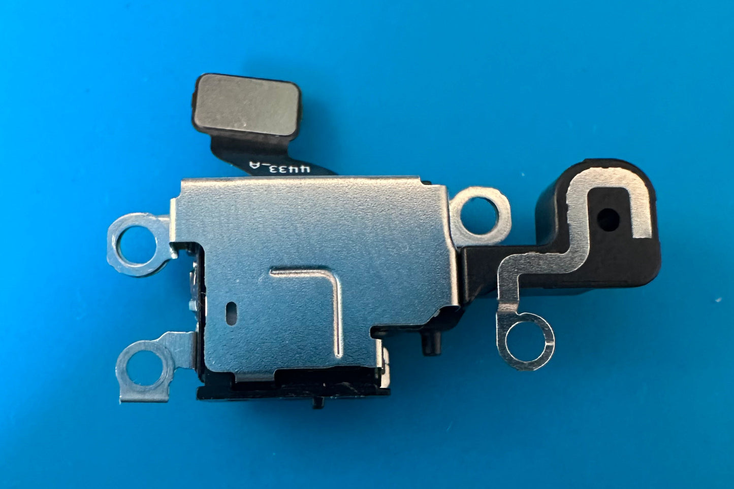 Original Charging Port Sensor – iPhone 15, Used Like New